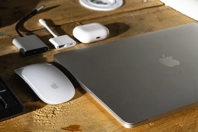 Apple-accessories-brandemic